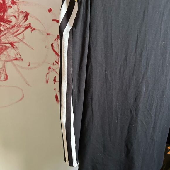 Maloka Black and White Abstract Blouse Small - Picture 10 of 15